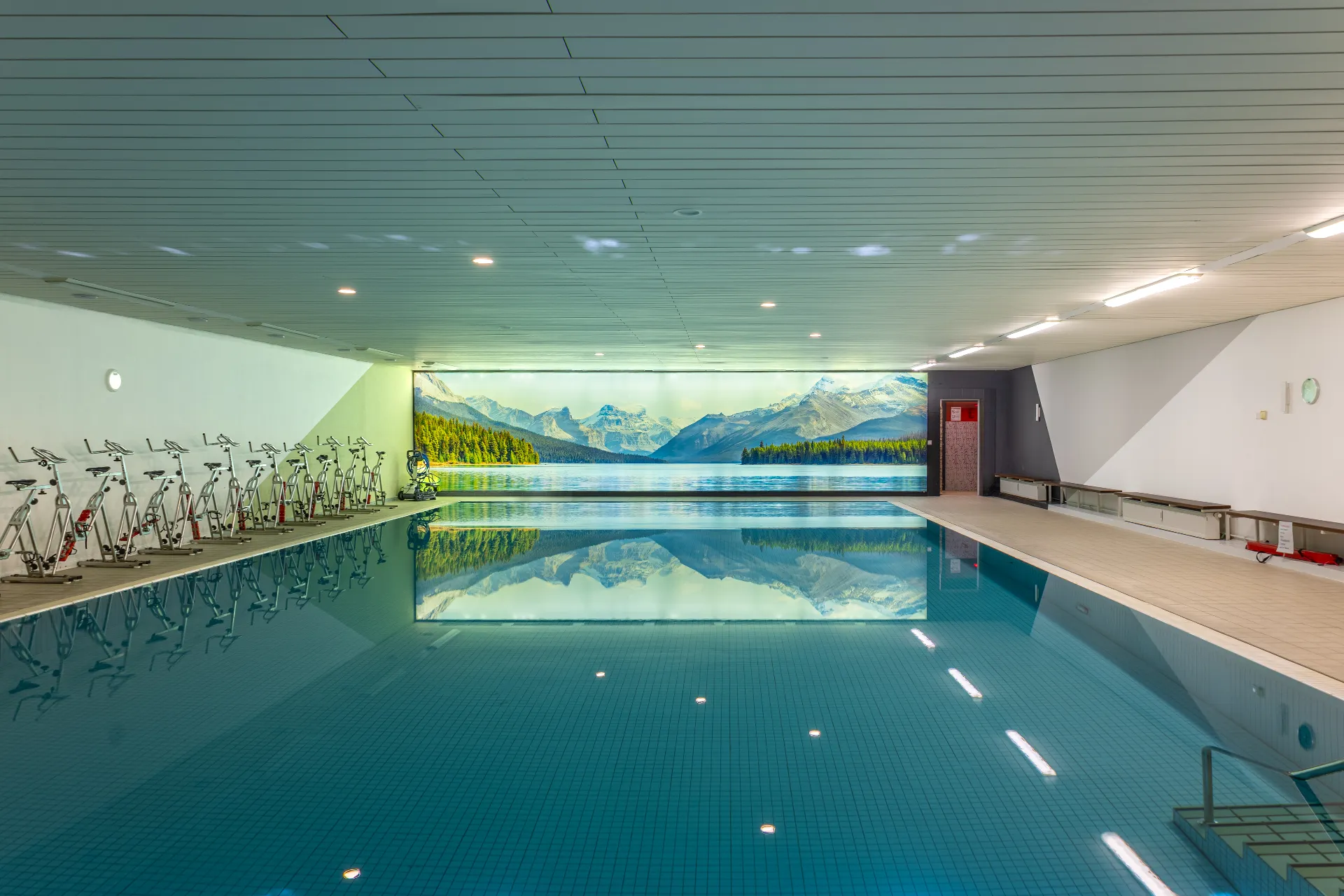 Innenpool im Haus
